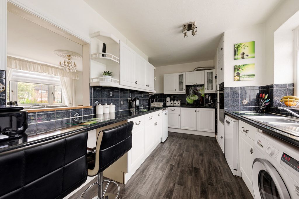 Property photo 3 of 23