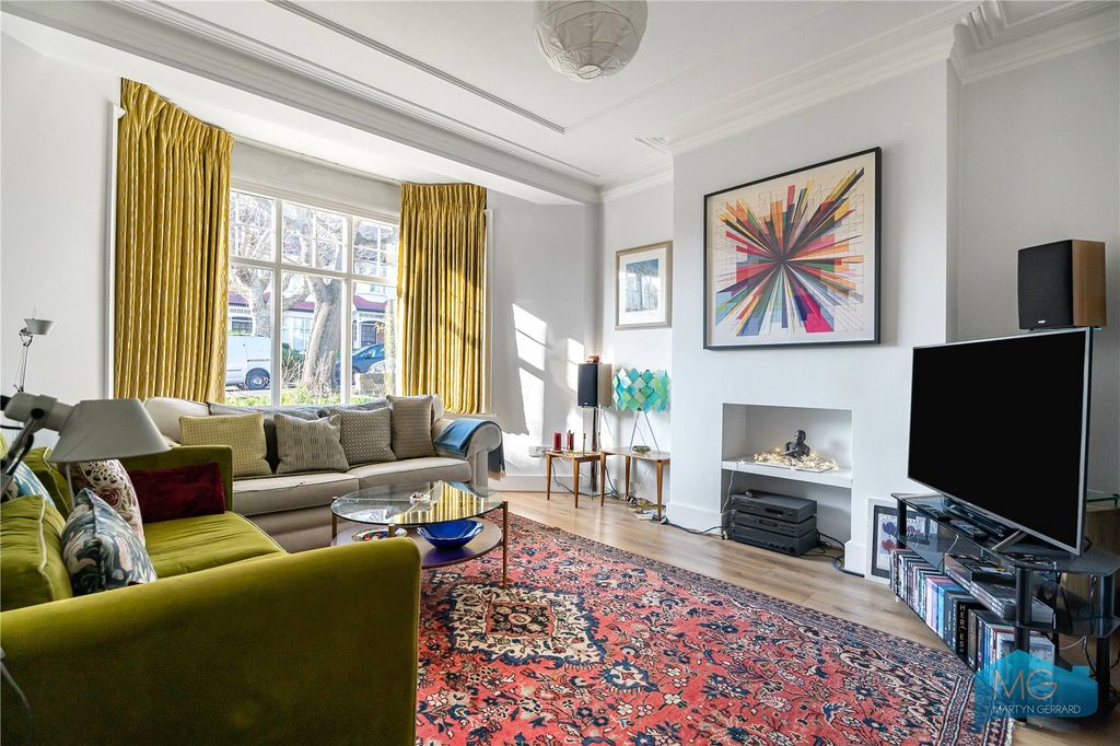 Property photo 2 of 33 Picture No. 15