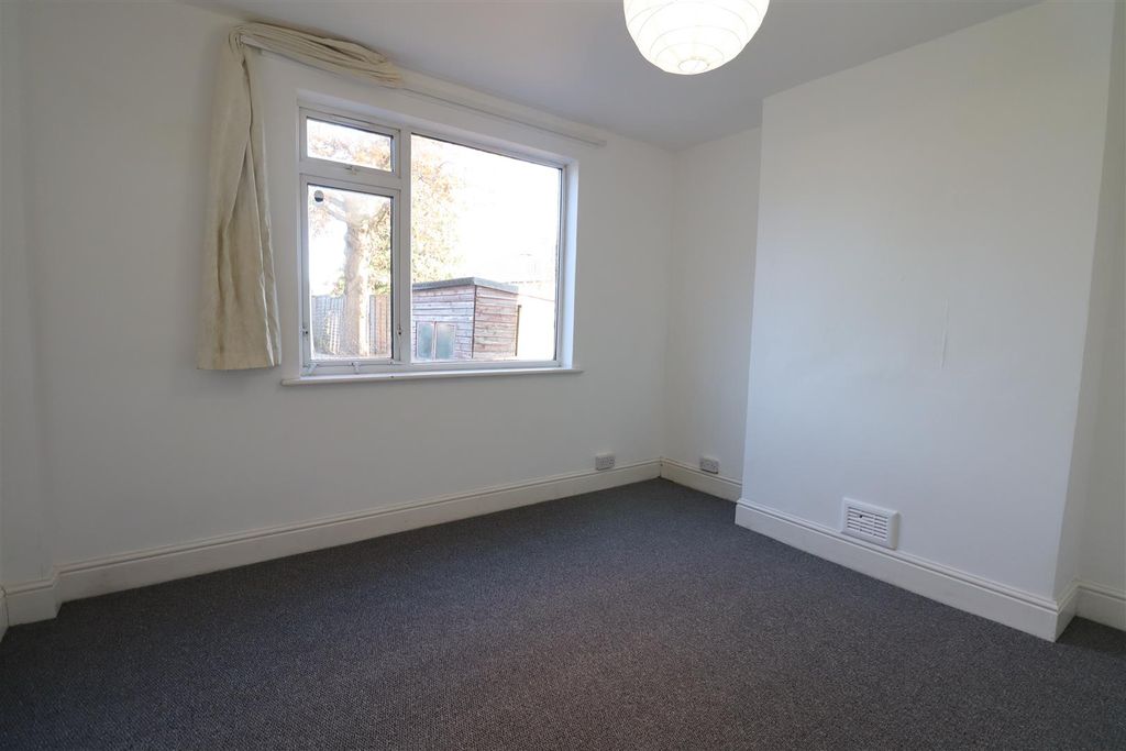 Property photo 3 of 10 Dining Room