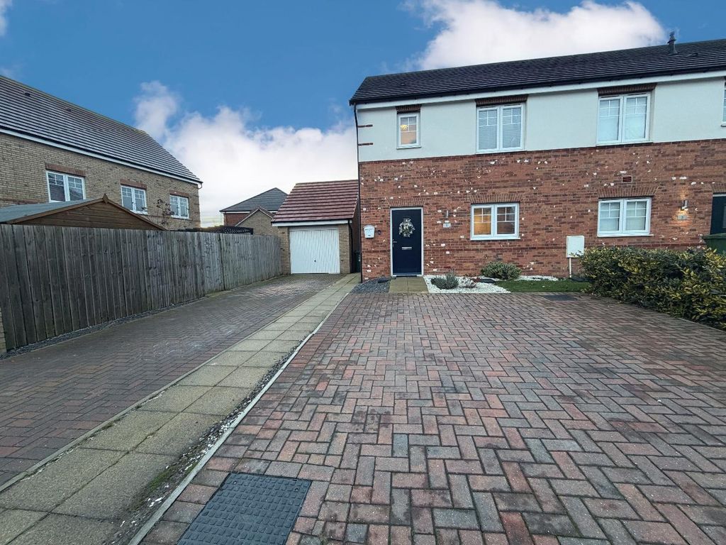 Property photo 1 of 15 External