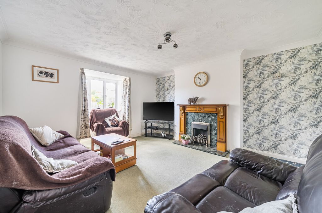 Property photo 2 of 16 1434288-20-69c3c2...