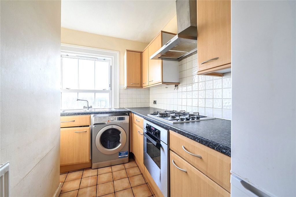 Property photo 3 of 15 Picture No. 18