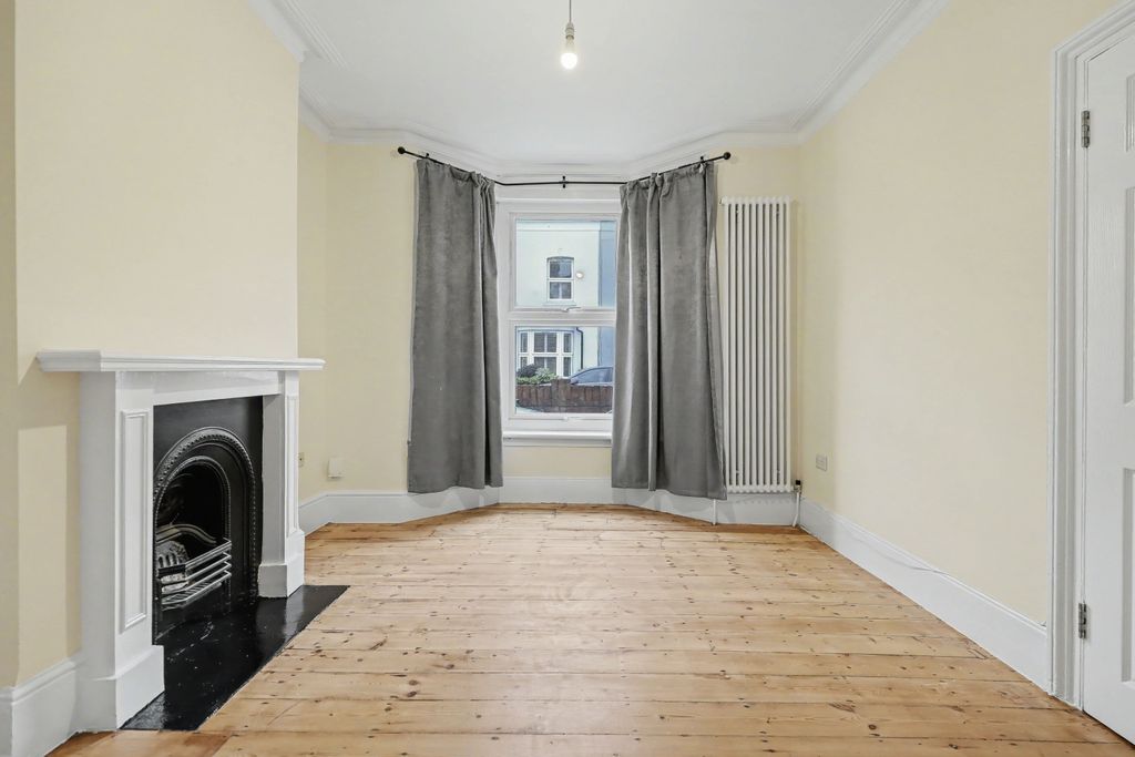 Property photo 3 of 25 Raw_10