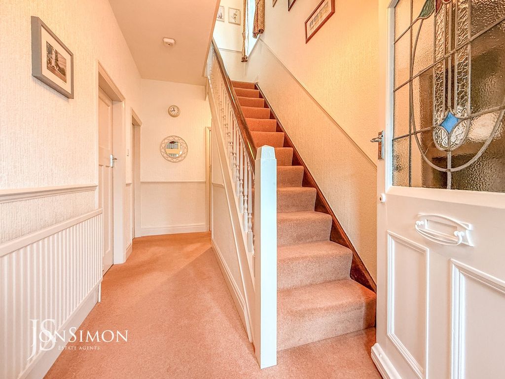 Property photo 3 of 35
