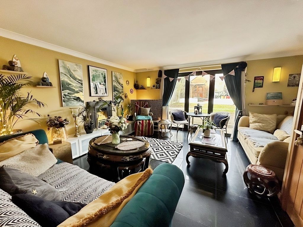 Property photo 3 of 19 Collingwood Road