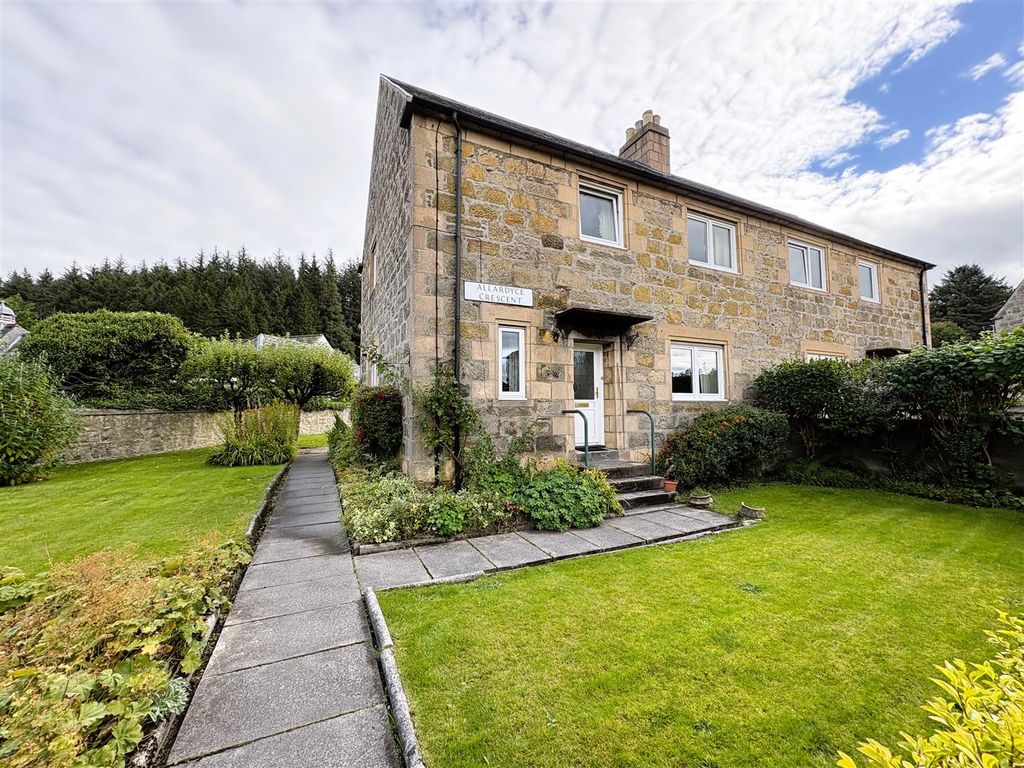 Property photo 1 of 27 2 Allardyce Crescent Elgin