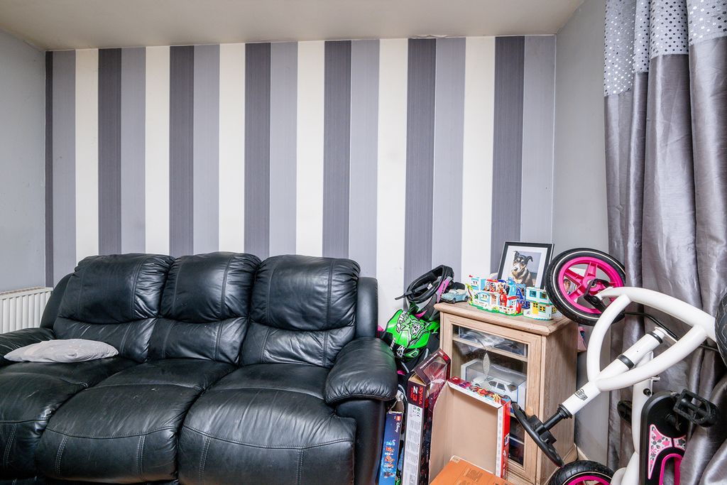 Property photo 3 of 19