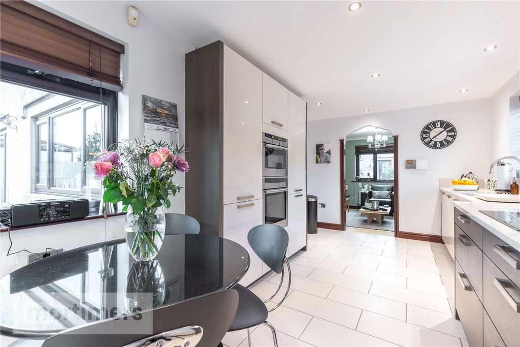 Property photo 3 of 24 Picture No. 60