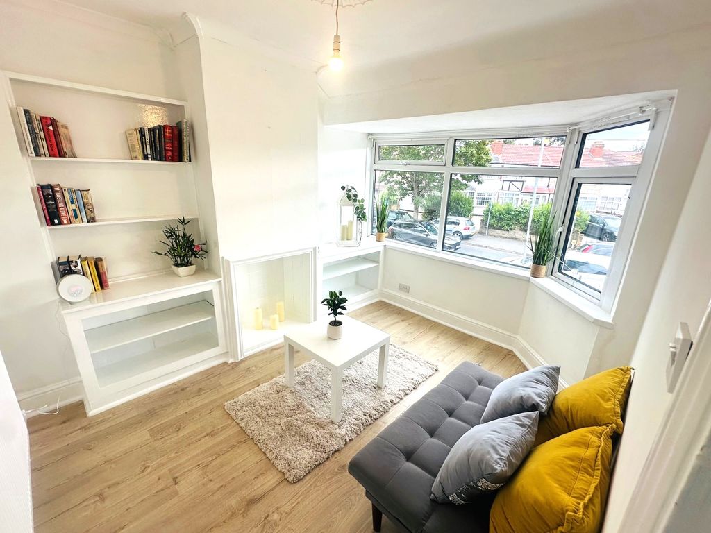 Property photo 1 of 5
