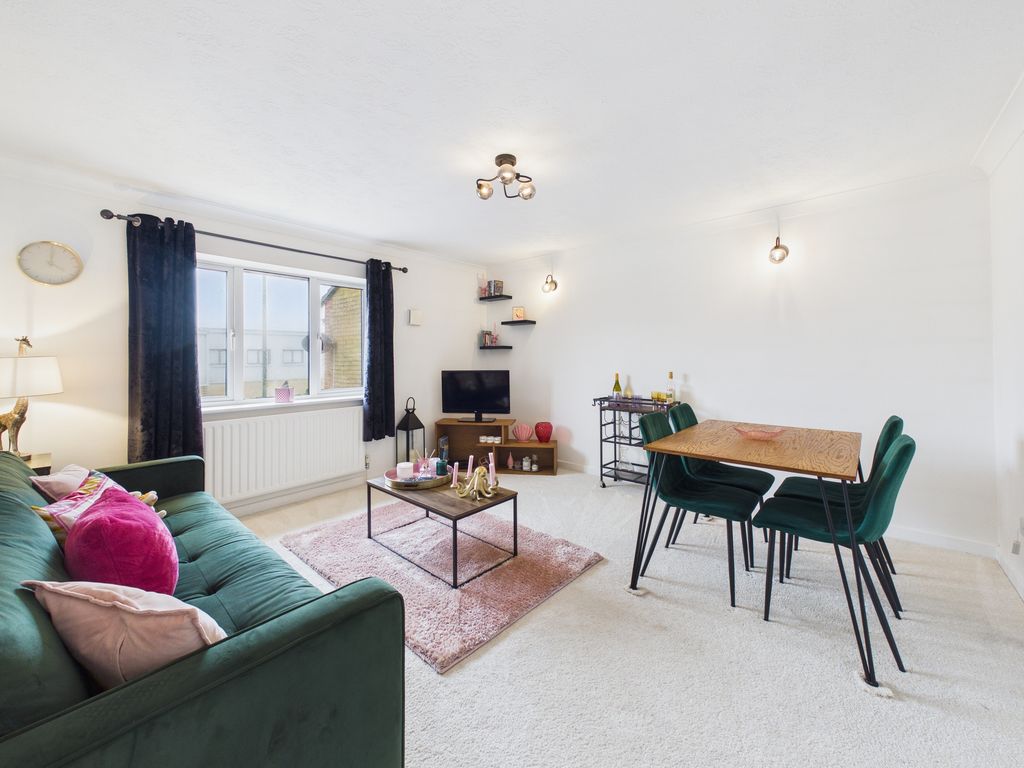 Property photo 2 of 5 Cam03519G0-Pr0464-Still006