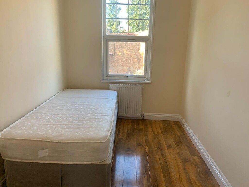 Property photo 2 of 4 Bedroom.Jpg