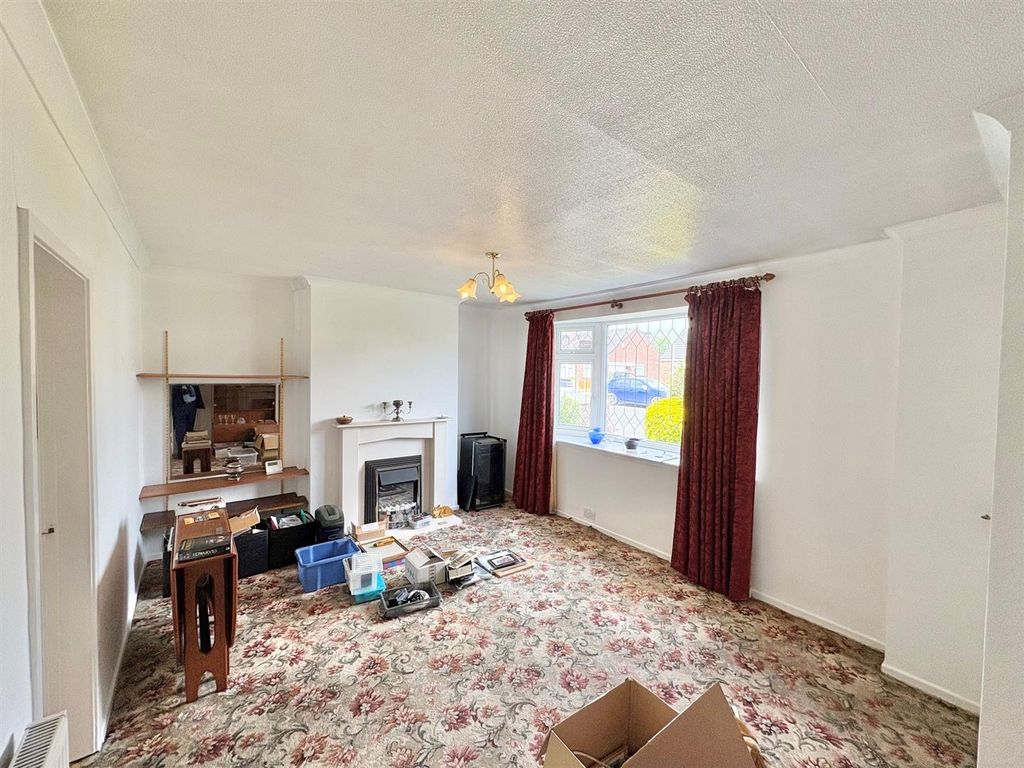 Property photo 2 of 10 Lounge.Jpg