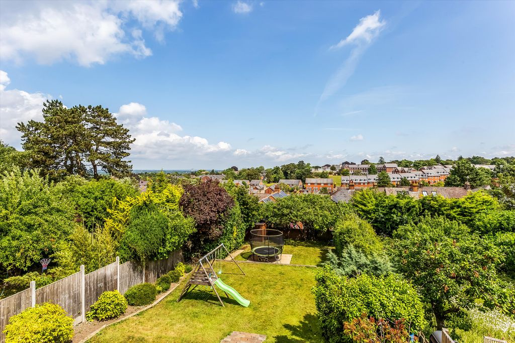 Property photo 2 of 17 Image