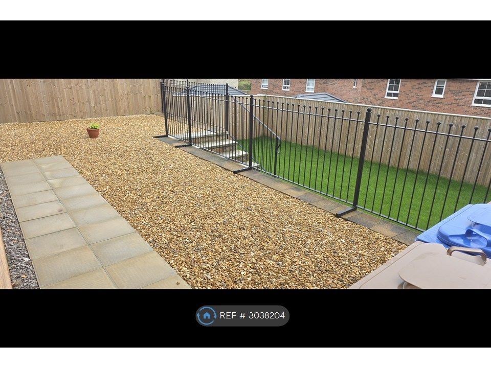 Property photo 2 of 35