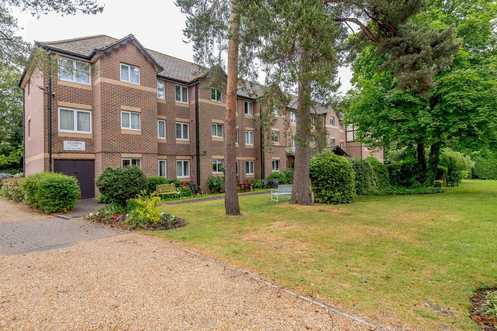 Property photo 1 of 24