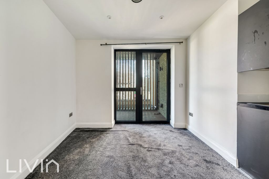 Property photo 3 of 16 3