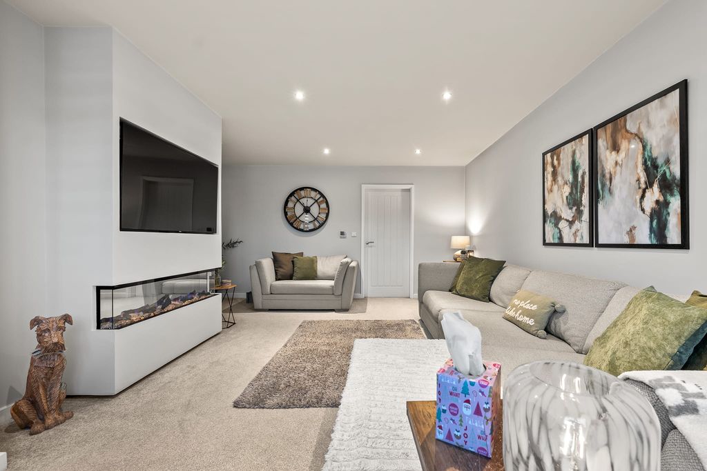 Property photo 2 of 37 P1684763