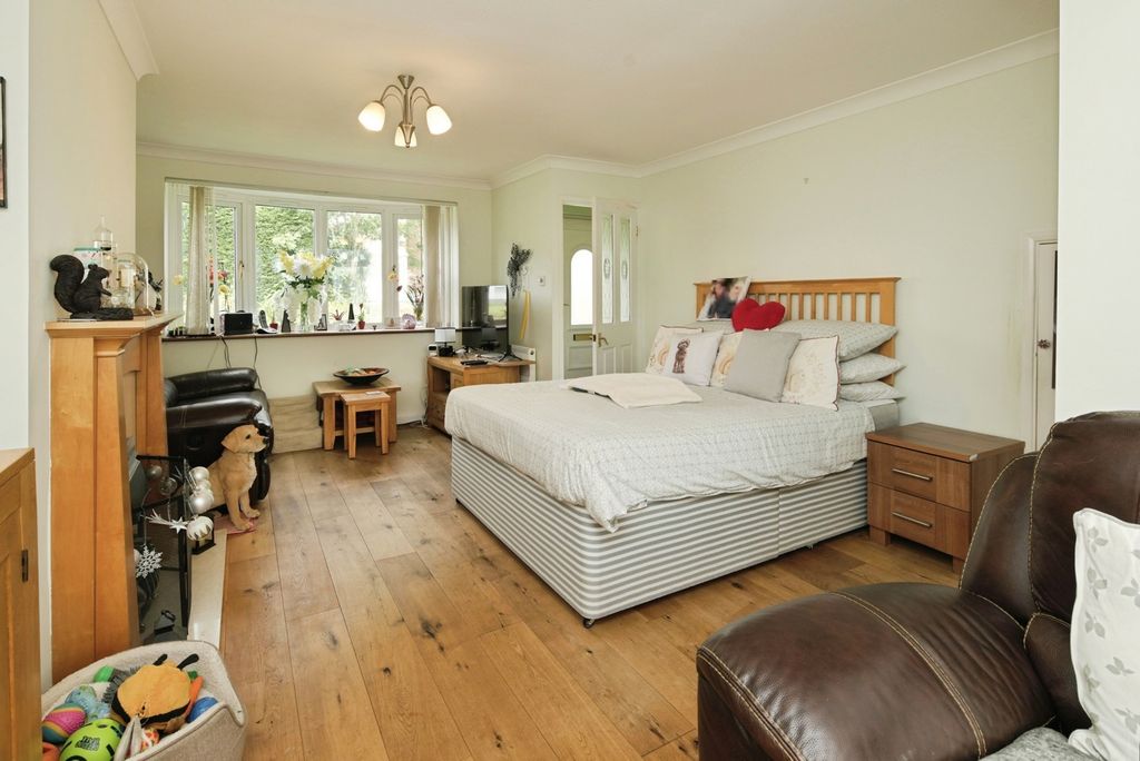 Property photo 3 of 16 Pbox-Img.Jpg
