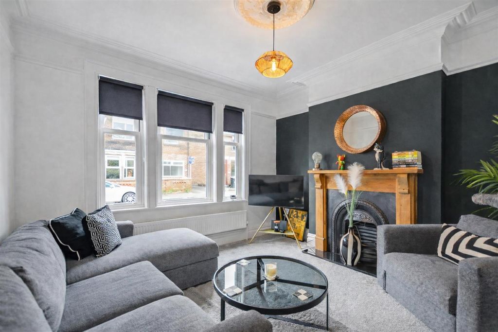 Property photo 2 of 26 Breedon Lounge.Png