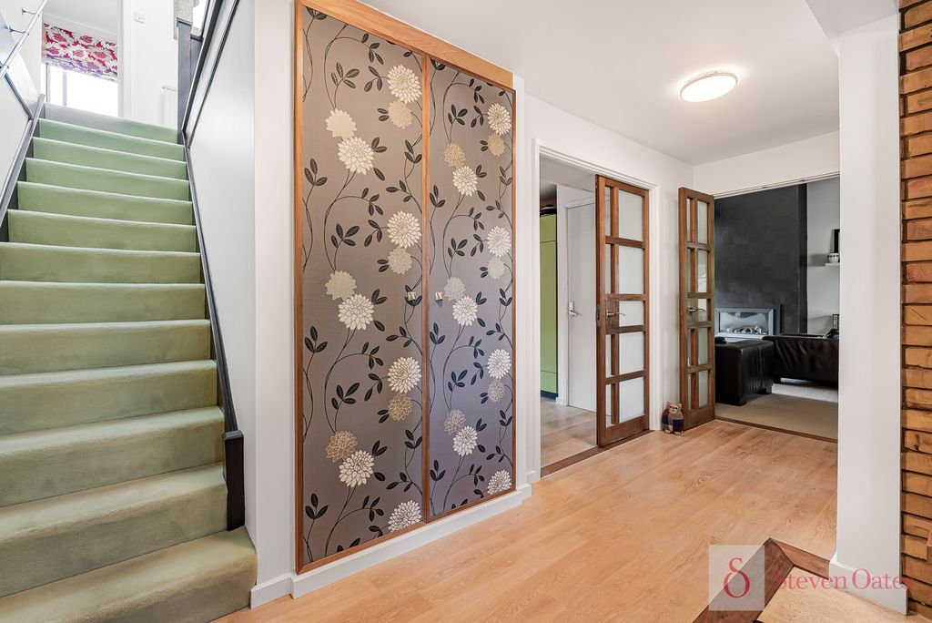 Property photo 3 of 33 33_62356_Watermarked
