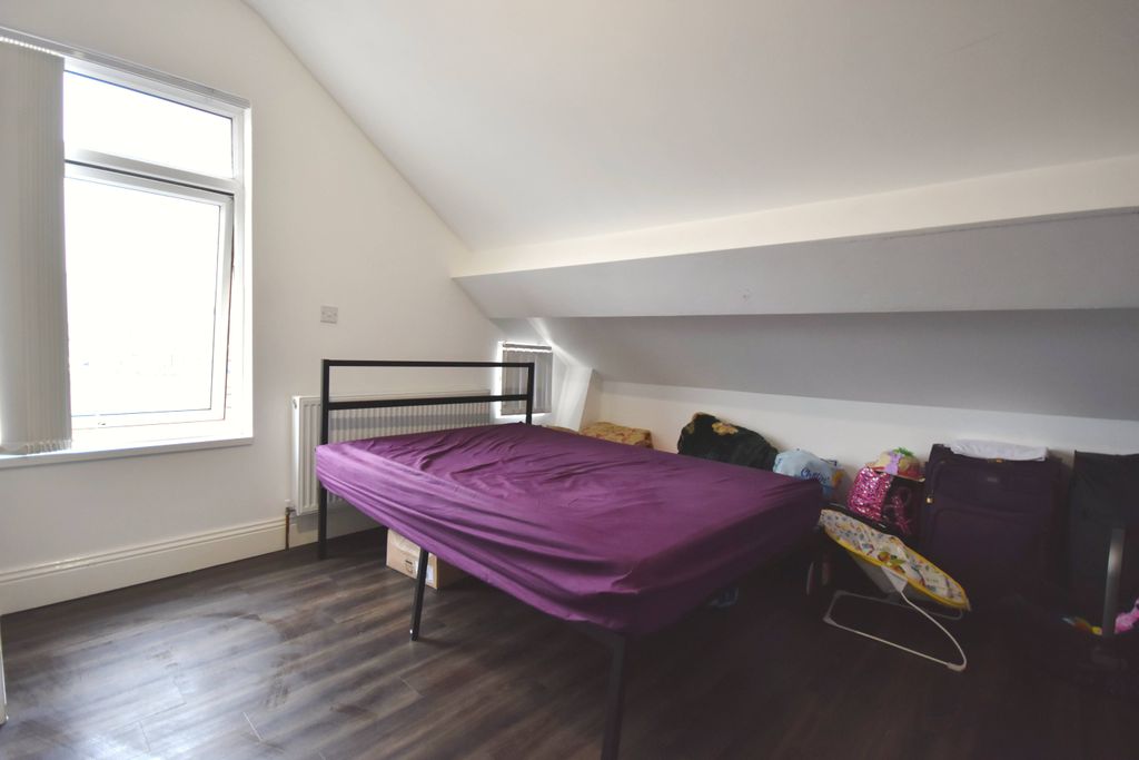 Property photo 3 of 5