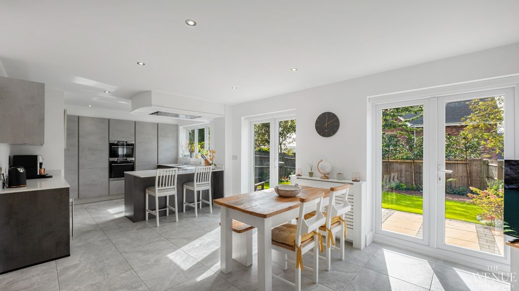 Property photo 2 of 38 5520185