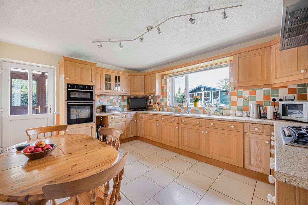 Property photo 3 of 25 Picture No. 18