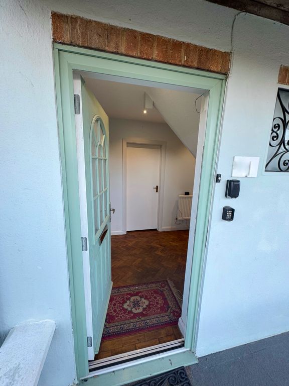 Property photo 2 of 32