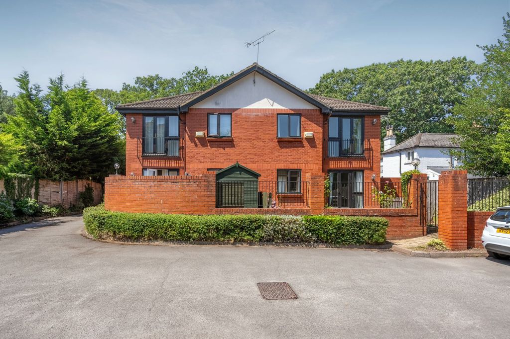 Property photo 1 of 8