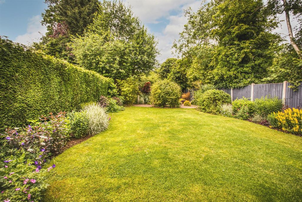 Property photo 2 of 18