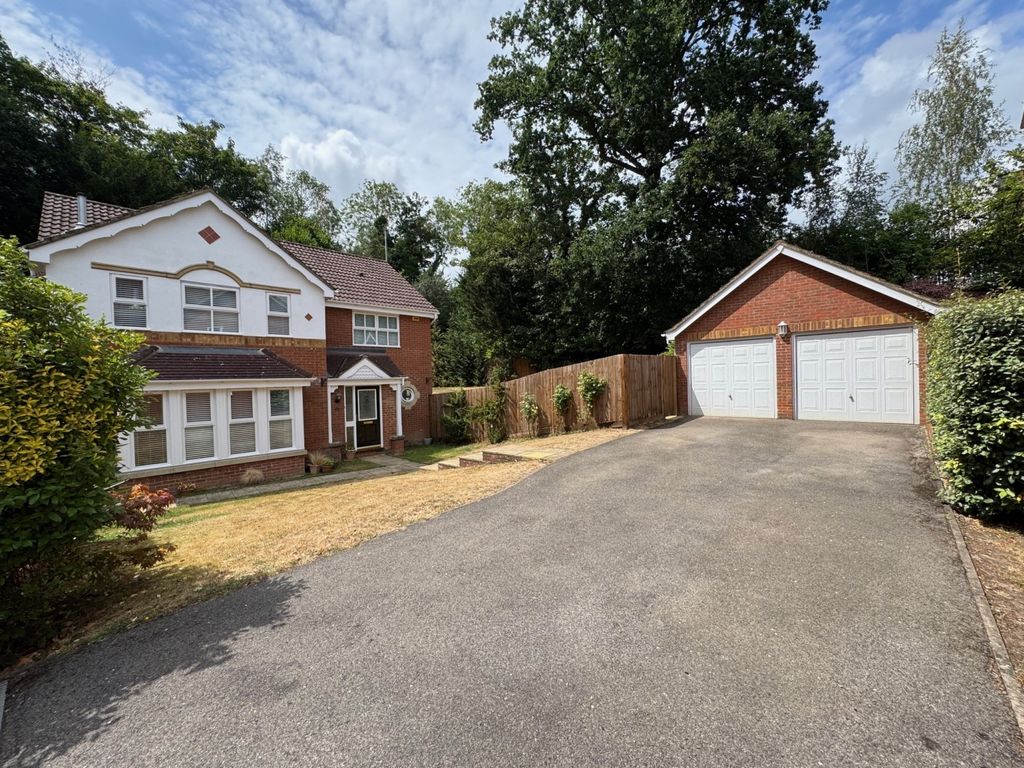 Property photo 1 of 19 Front