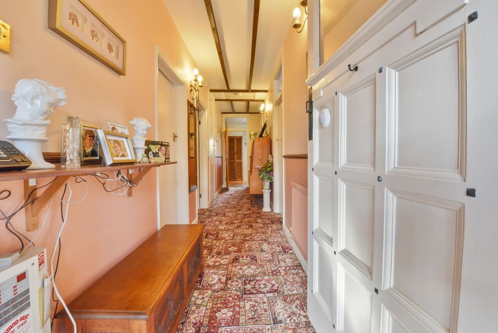 Property photo 2 of 22