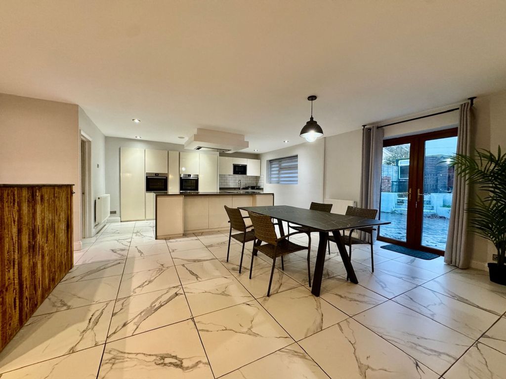 Property photo 2 of 66