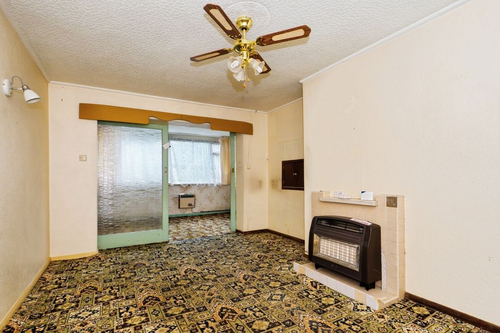 Property photo 3 of 17 Photo