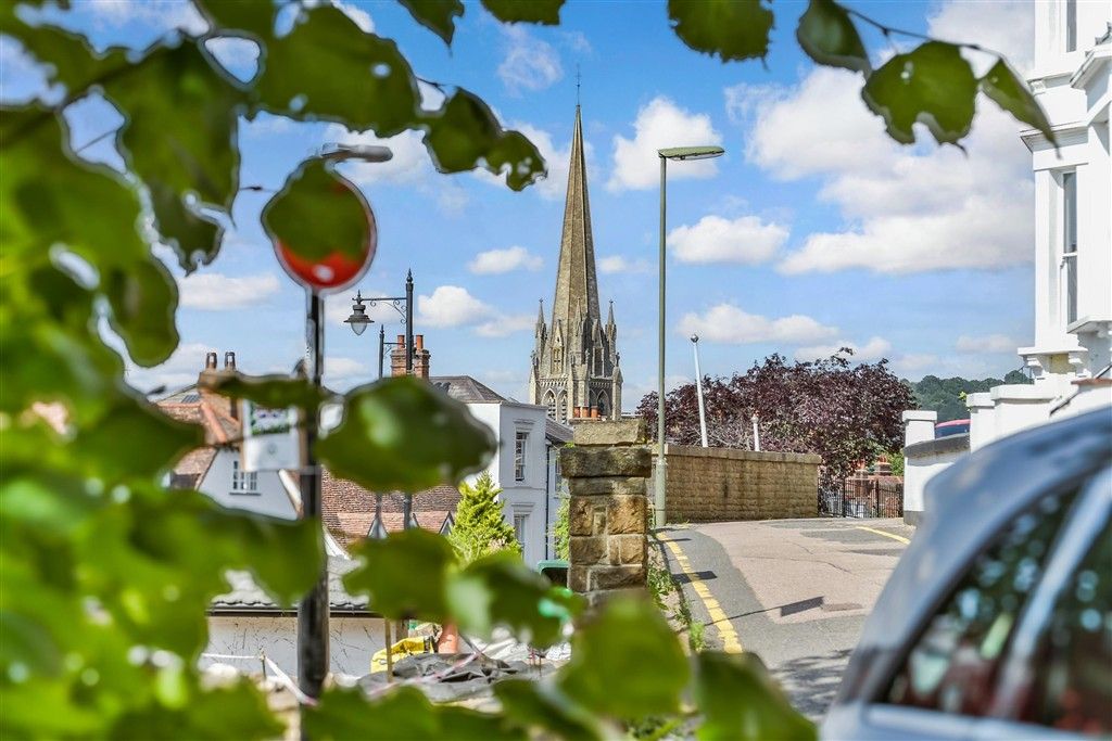 Property photo 1 of 11 Surrounding Area