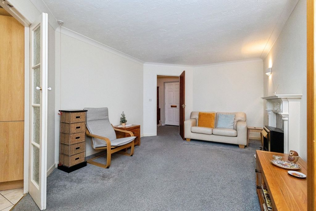 Property photo 2 of 17 Photo