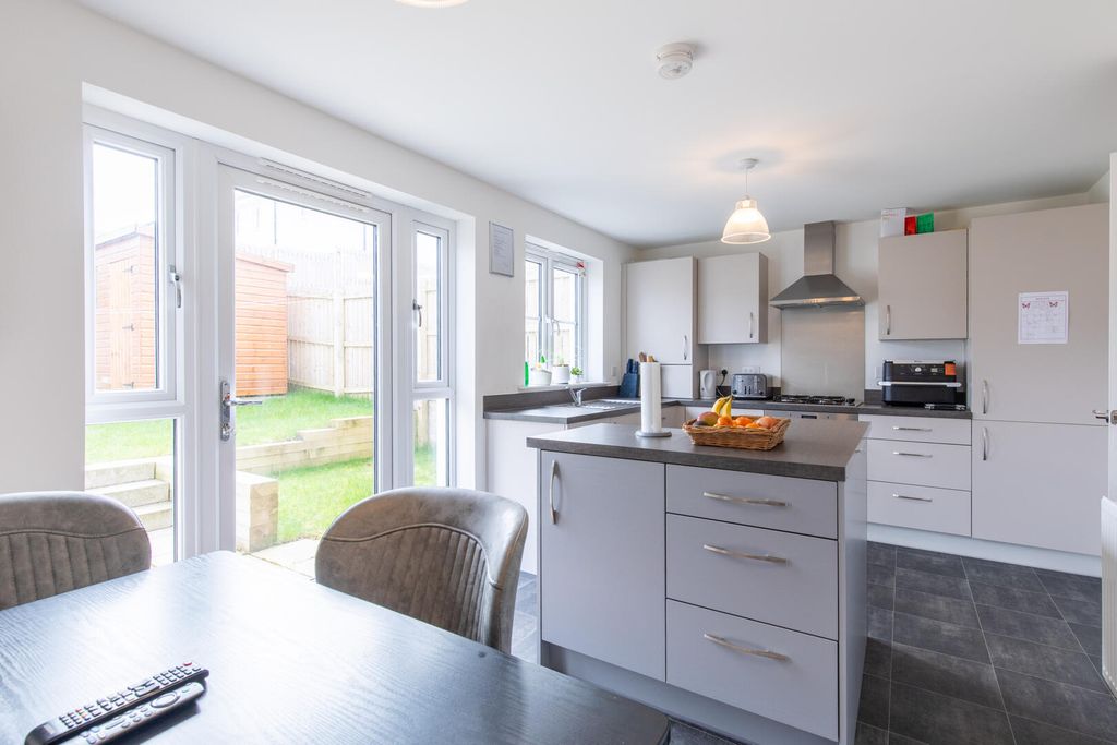 Property photo 2 of 23 Kitchen