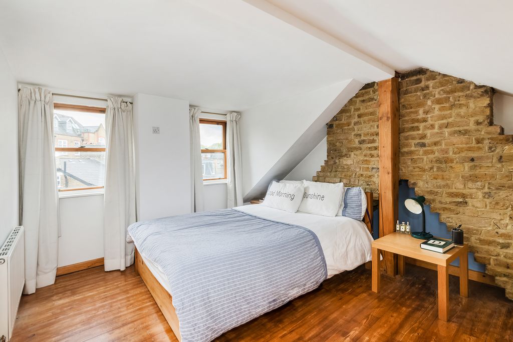 Property photo 2 of 11