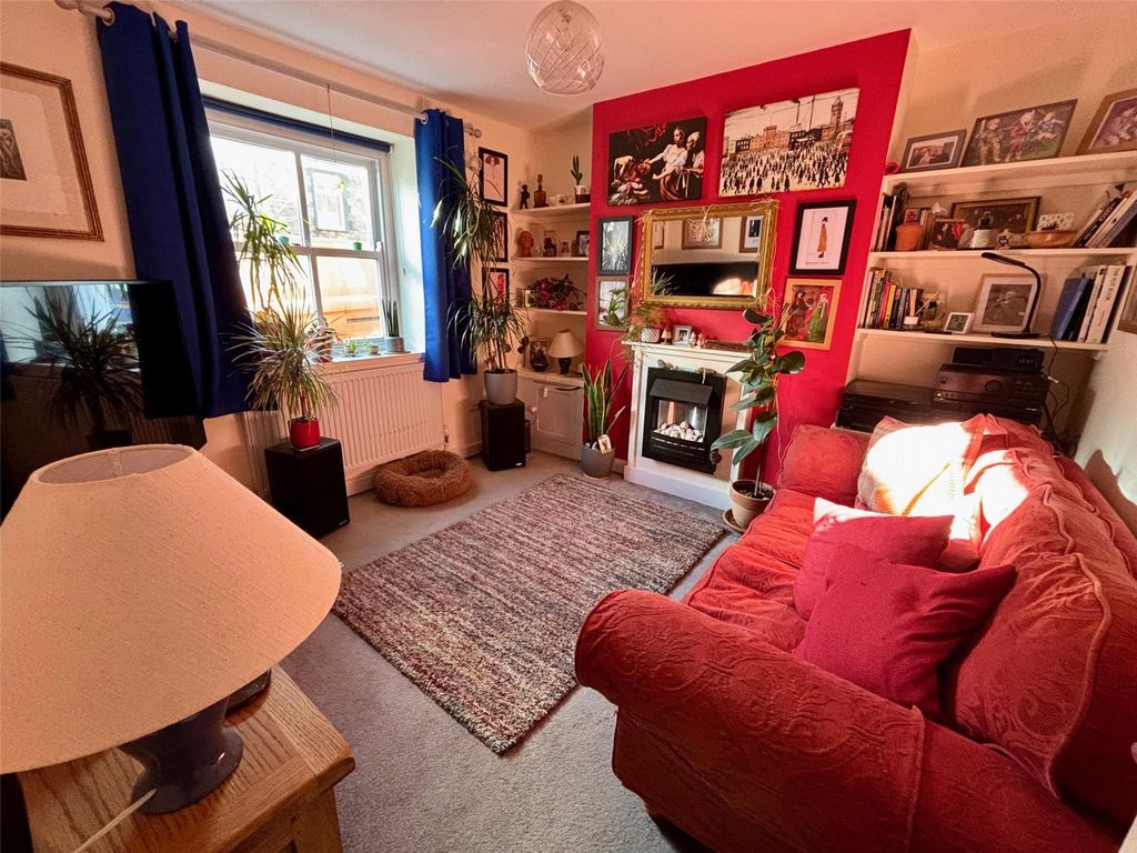 Property photo 2 of 21 Picture No. 19