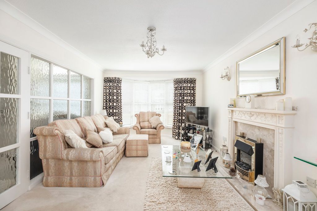 Property photo 3 of 23