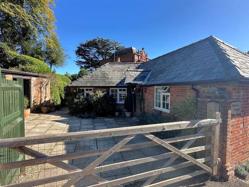 Property photo 1 of 16 Front 2.Jpg