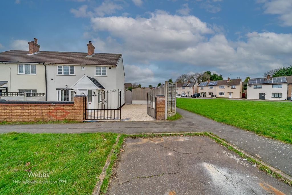 Property photo 1 of 32 Â© Webbs Estate Agents Â© (119 Of 124).Jpg