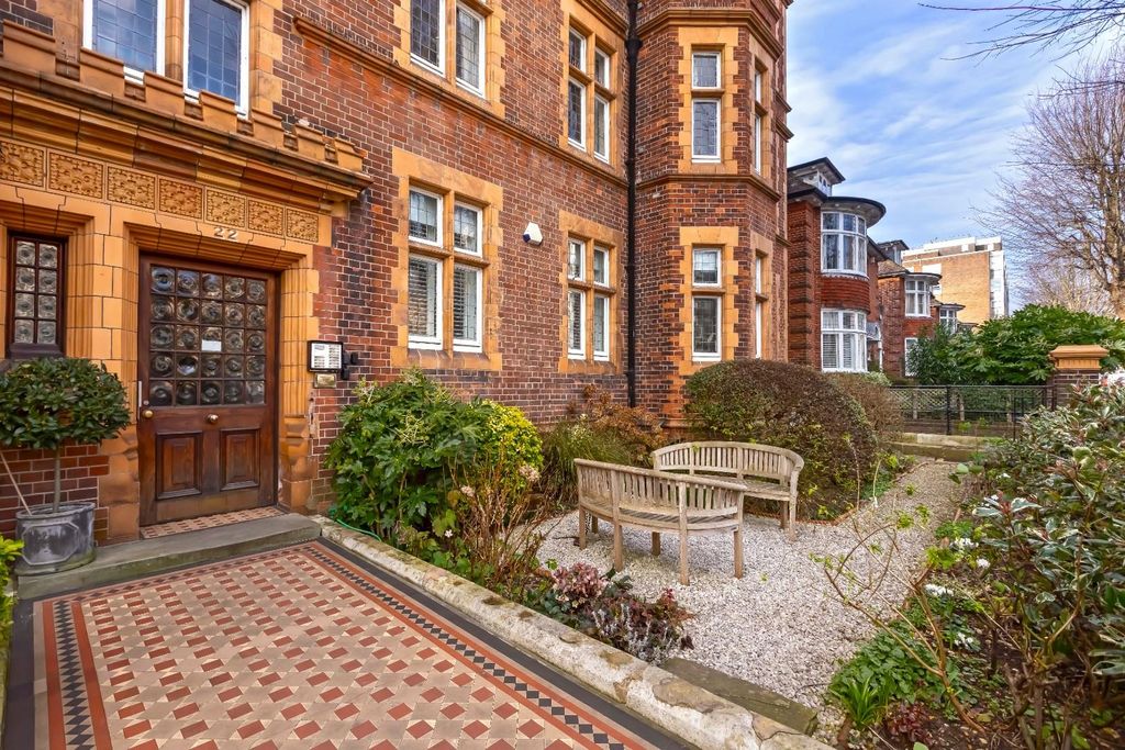 Property photo 2 of 30 Arundel House_36.Jpg