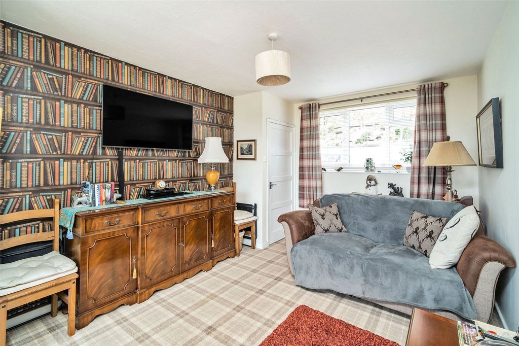 Property photo 3 of 24 Sitting Room