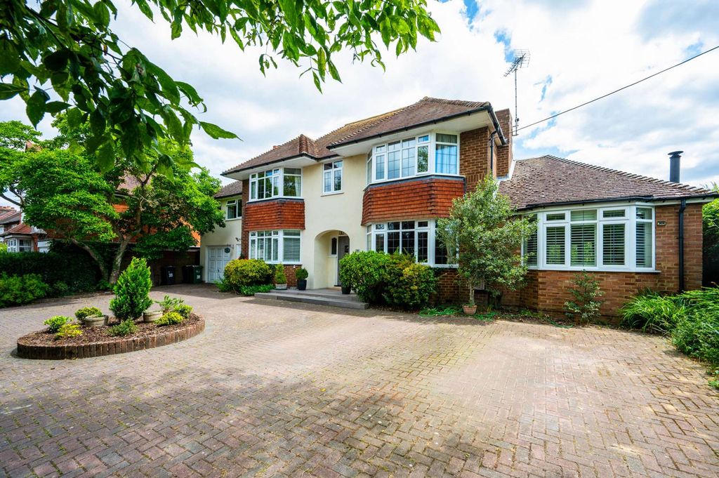 Property photo 2 of 49