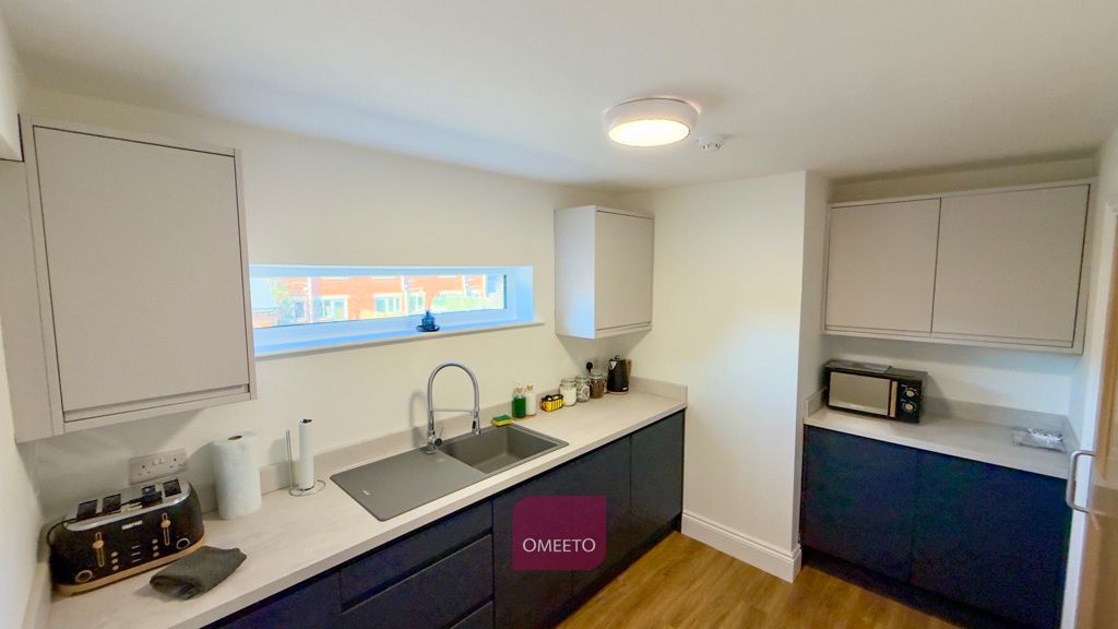 Property photo 3 of 7 Shared Kitchen