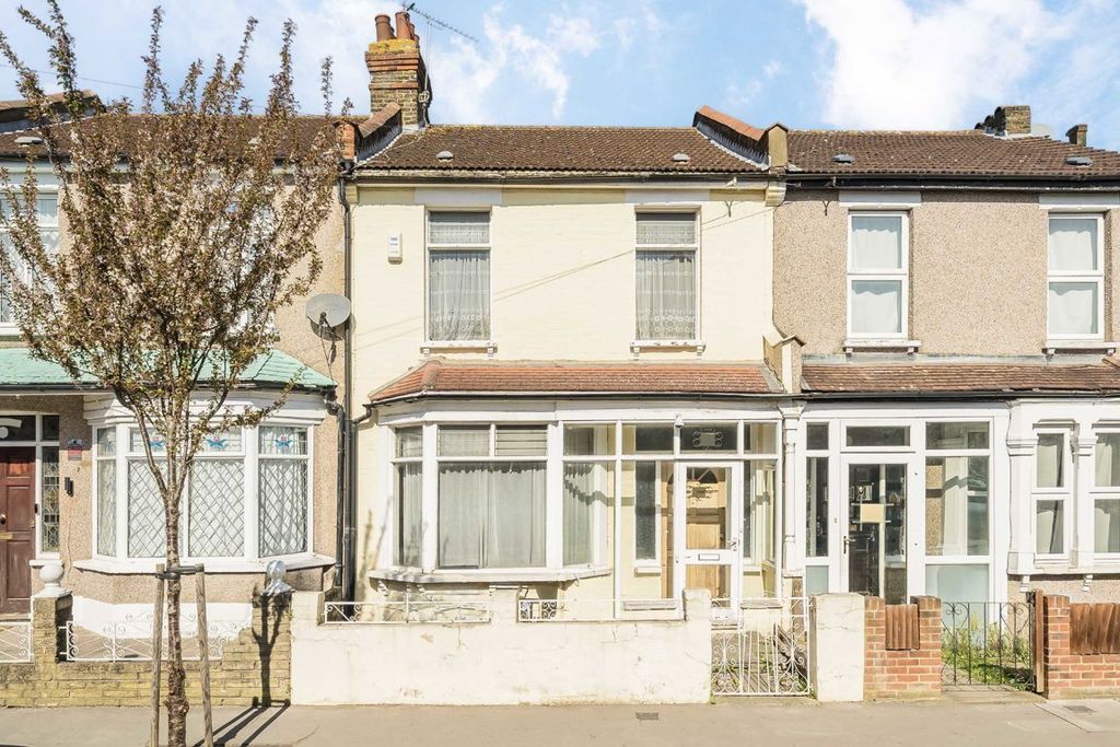 Property photo 1 of 3