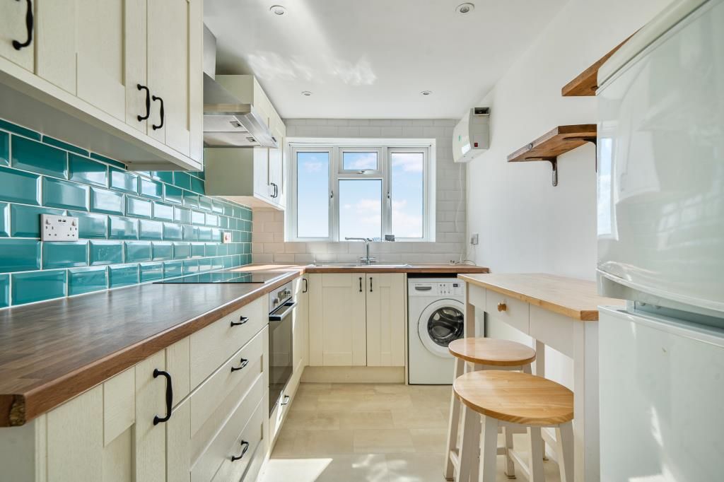 Property photo 2 of 19 Kitchen