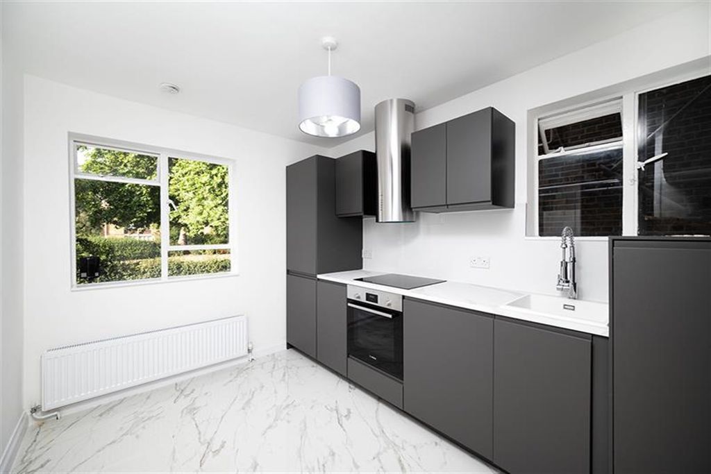 Property photo 1 of 9 Kitchen