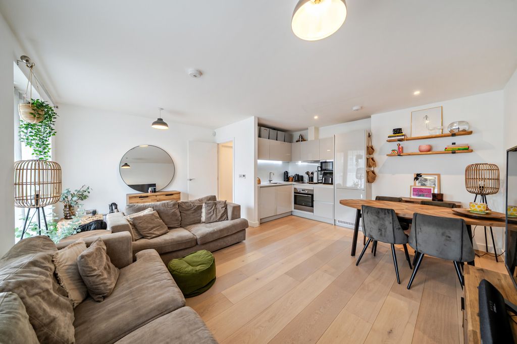Property photo 1 of 22 1470080-15-6A1960...